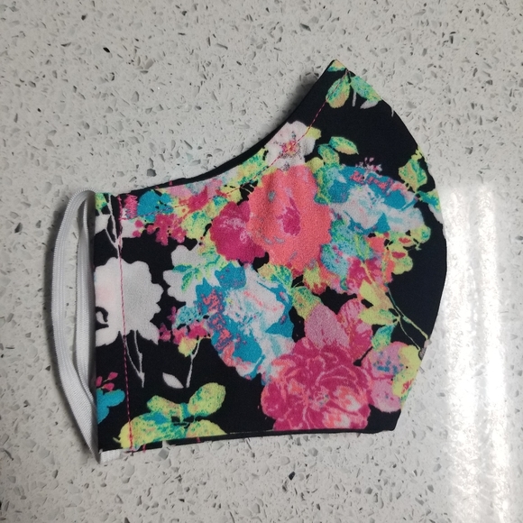 2 for 22 fabric face mask with wire and pocket - Picture 2 of 5